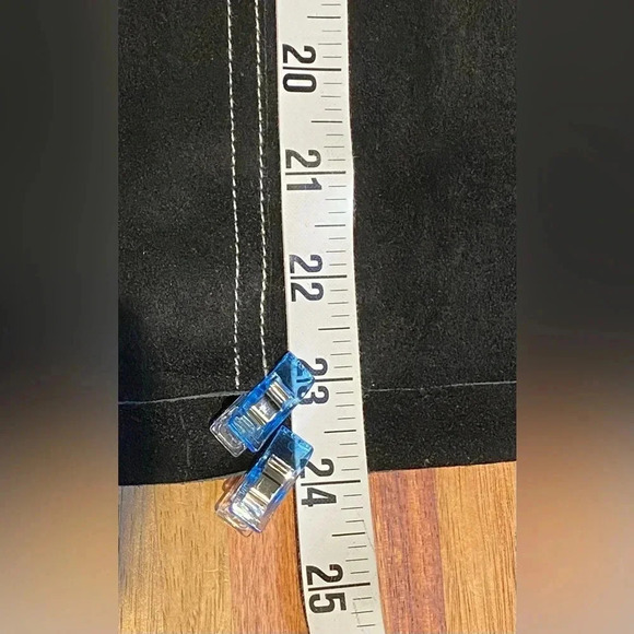 theory Snap-front Black Suede Skirt with topstitching, size 6, NWT - Picture 7 of 9